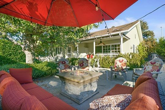 Property Photo:  6941 Louise Avenue  CA 91406 