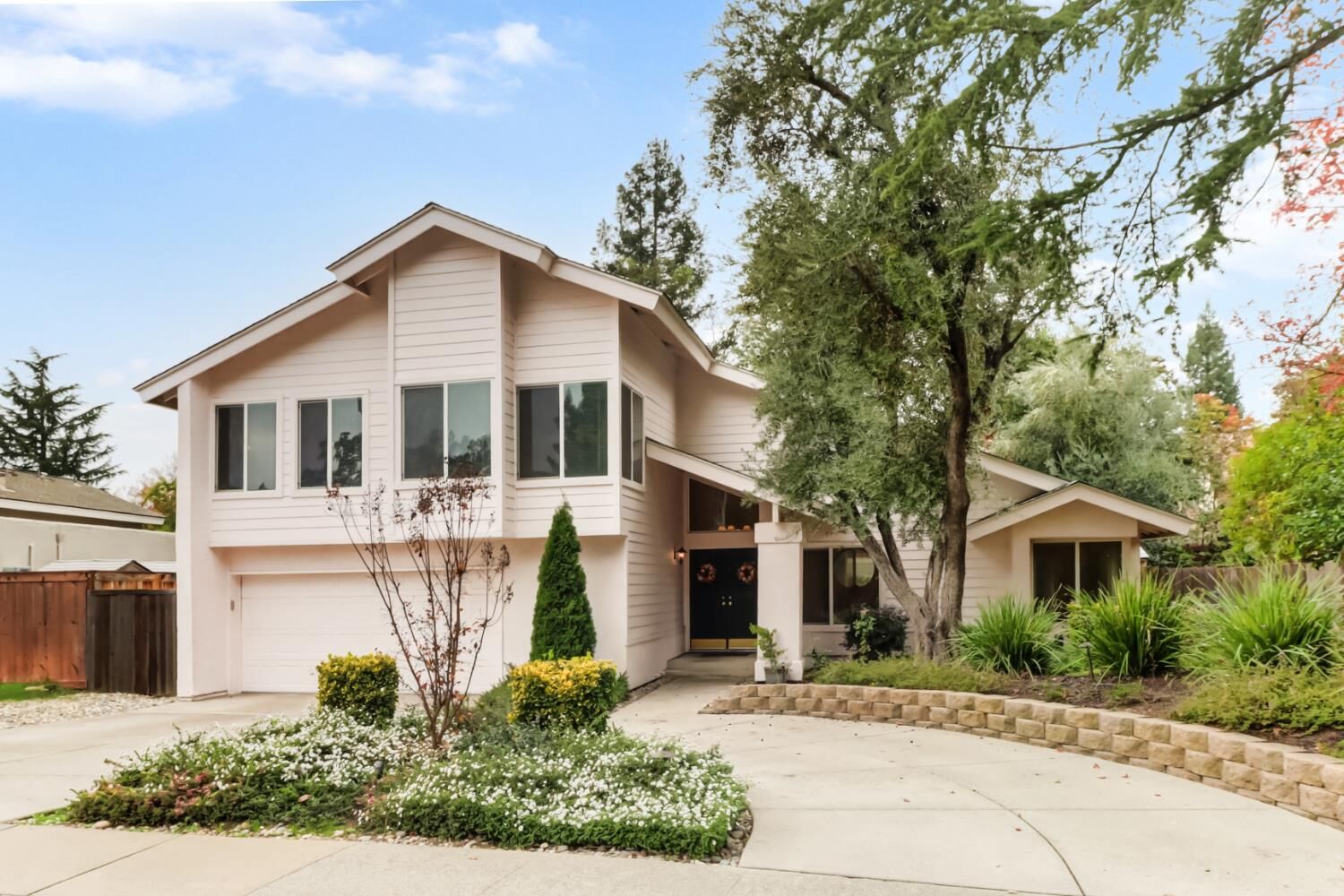 Property Photo: 1761 Park Place Drive CA 95608