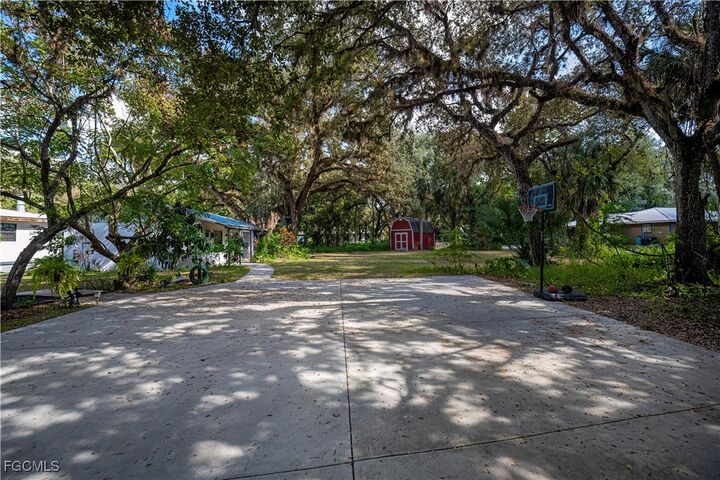 Property Photo: 105 S Oak Street FL 33935