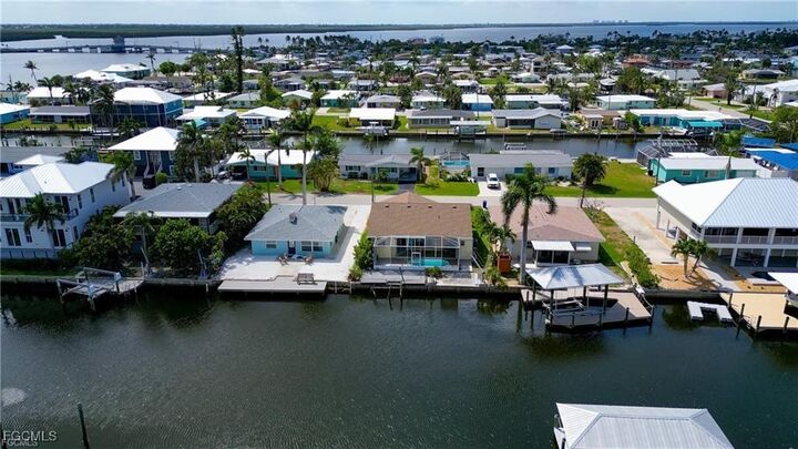 Property Photo: 2692 Clyde Street FL 33993