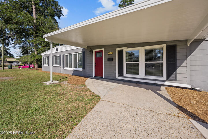 Property Photo:  1247 Ibis Road  FL 32216 