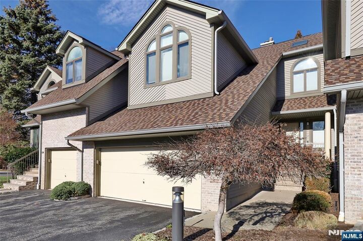 Property Photo:  102 Aspen Court T002  NJ 07648 