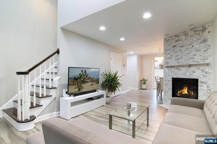 Property Photo:  471 N Midland Avenue 10  NJ 07663 