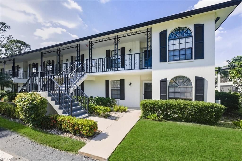 Property Photo: 801 Augusta Blvd 4 FL 34113
