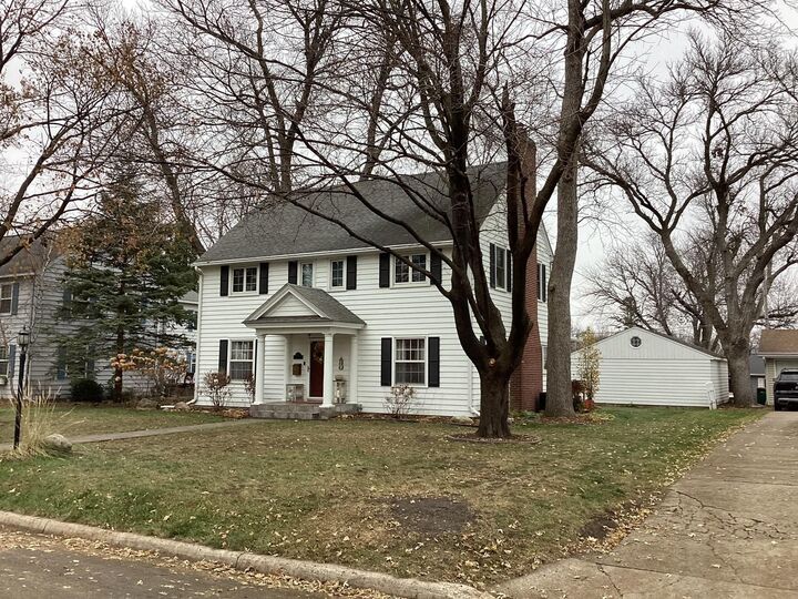 Property Photo:  210 Lee Place  MN 56007 