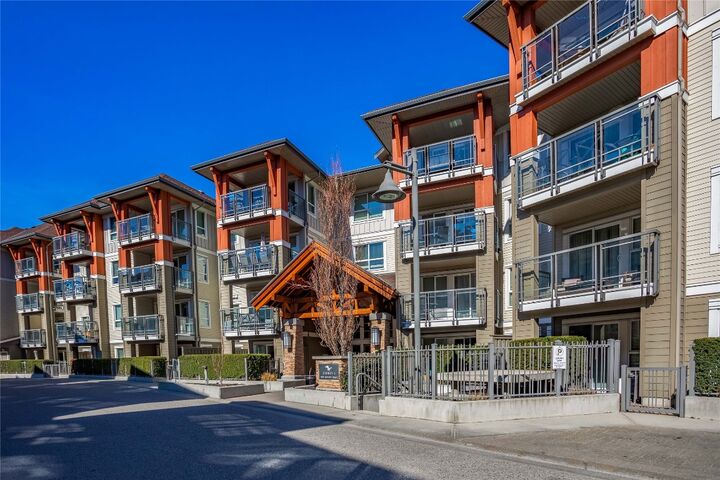 1099 Sunset Drive 230  Kelowna BC V1Y 9Z2 photo