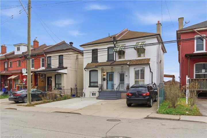 Property Photo:  40 Fullerton Avenue  ON L8L 6G8 