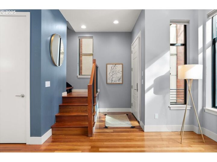 Property Photo:  1622 NW Riverscape St  OR 97209 