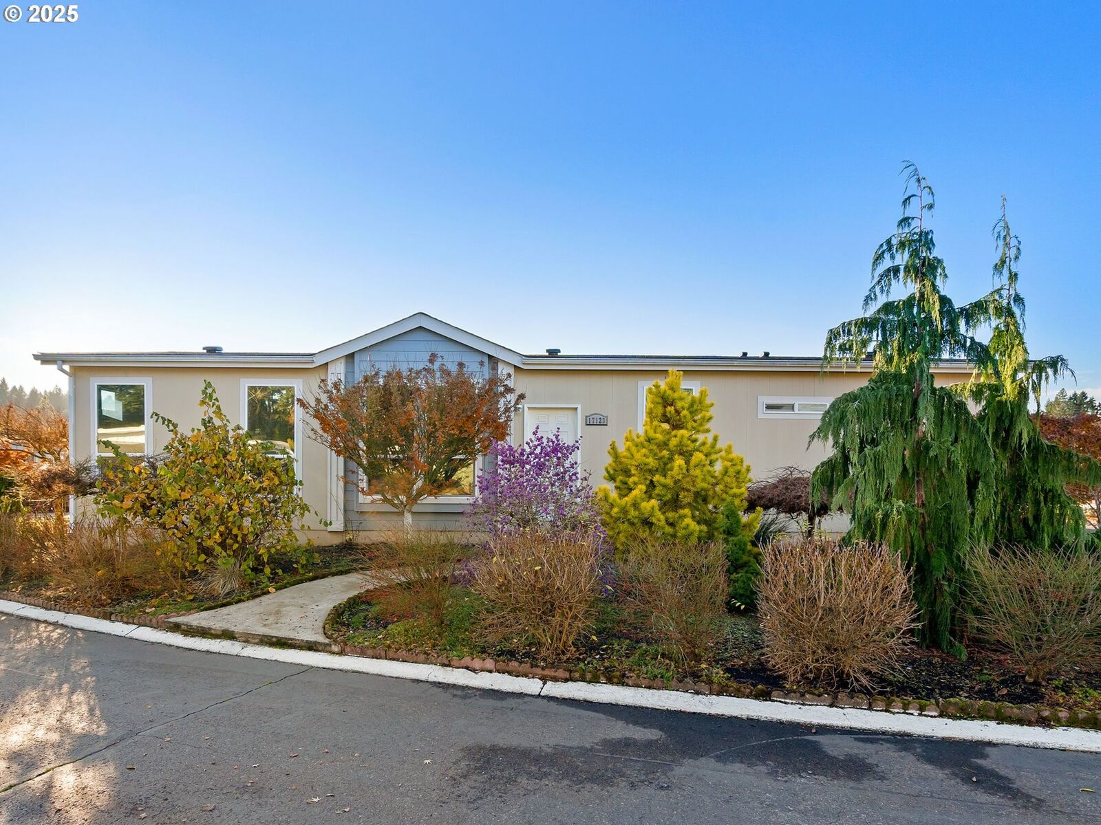 Property Photo:  17123 SW Eldorado Dr  OR 97224 