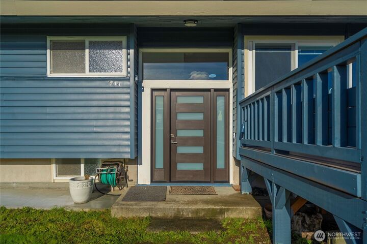 Property Photo: 304 S 213th Street WA 98198