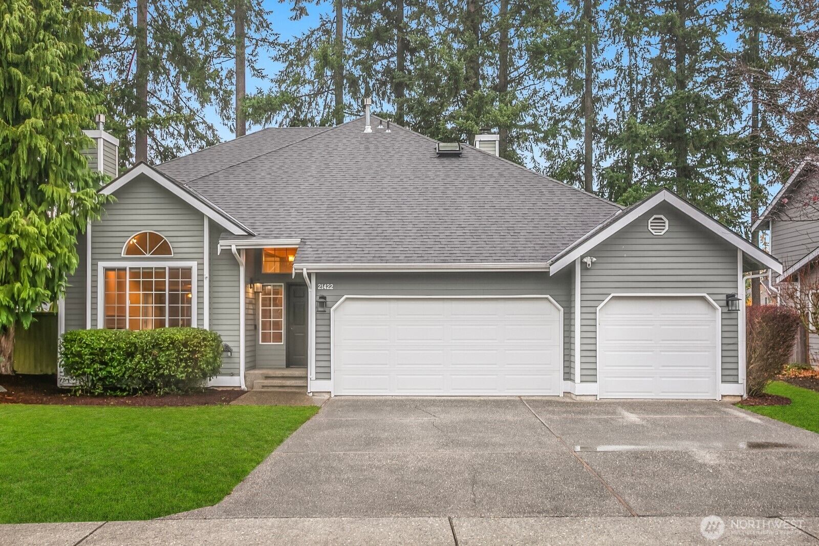 Property Photo: 21422 SE 277th Street WA 98038