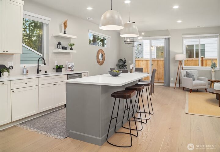 Property Photo: 22210 222nd Street SW WA 98026