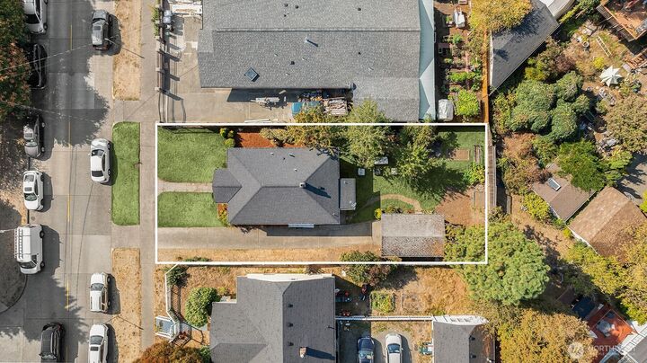 Property Photo: 4903 Erskine Way SW WA 98116