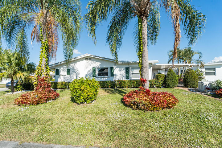 Property Photo:  1708 SW 21st Street SW  FL 33426 
