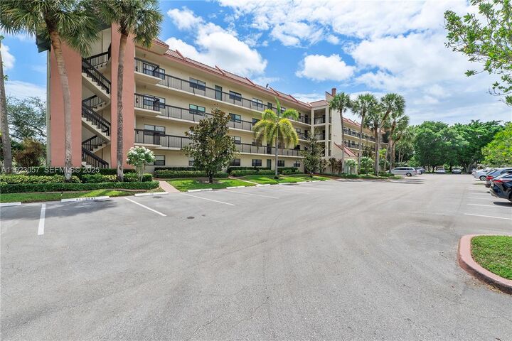 Property Photo:  1706 Hammock Blvd 1706  FL 33063 