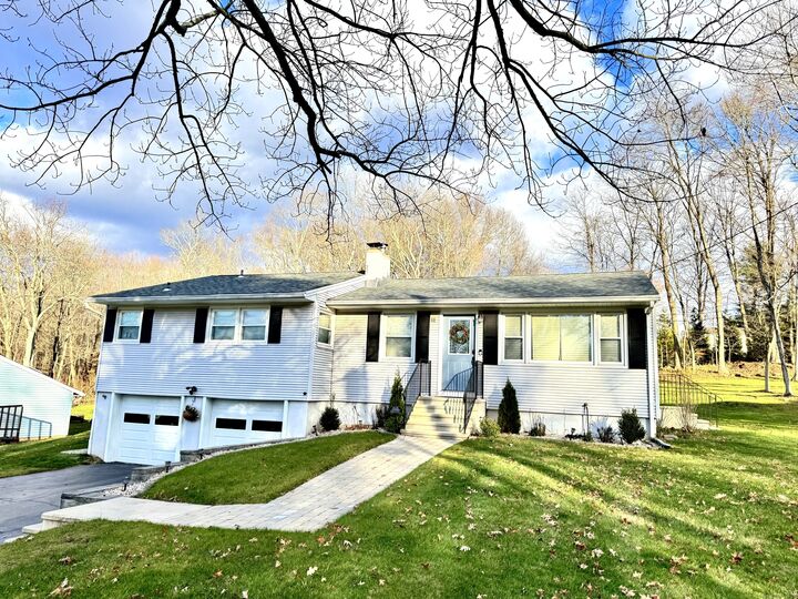 Property Photo:  11 Birchwood Road  CT 06472 