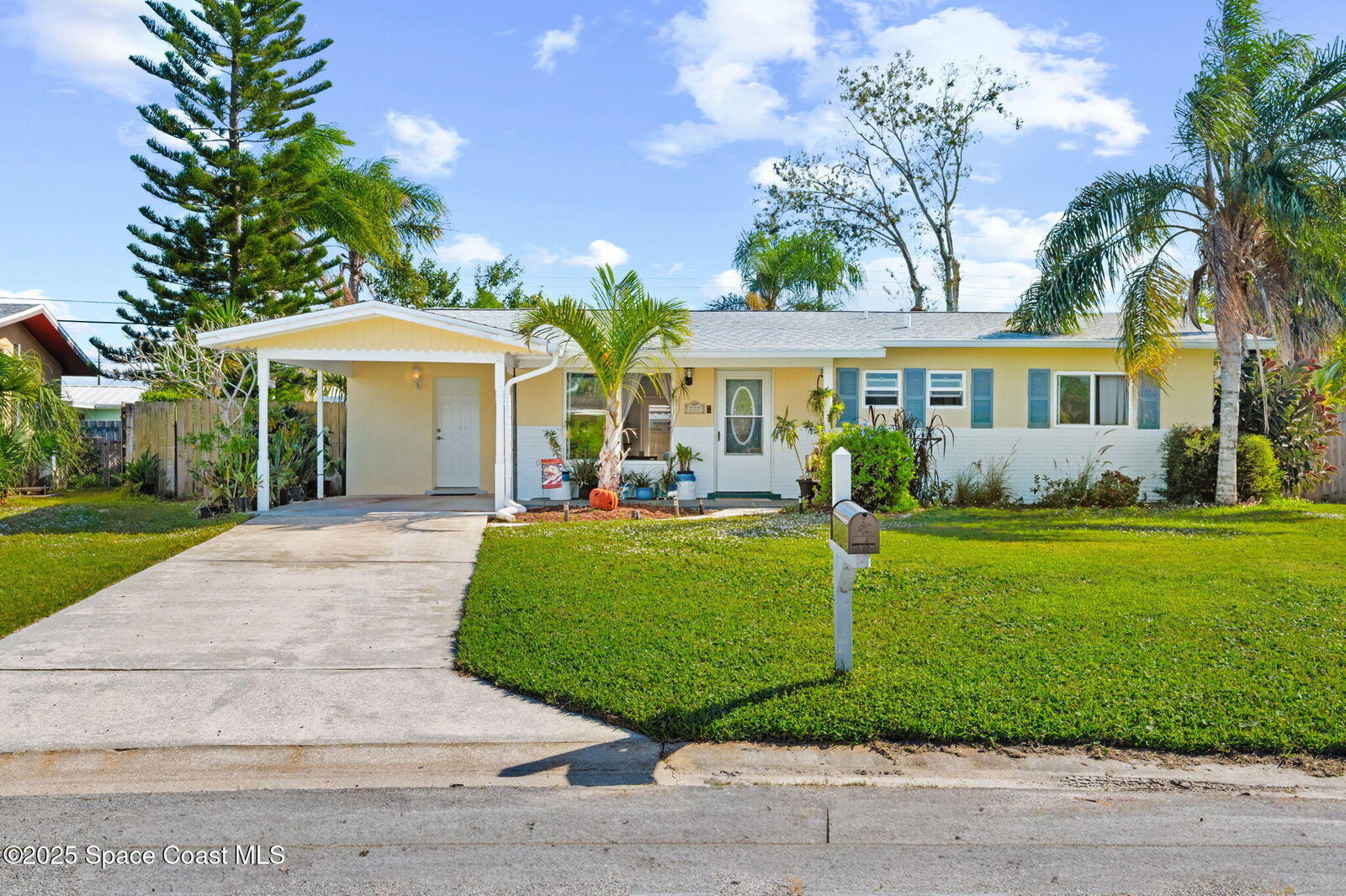 Property Photo:  777 Chickasaw Avenue  FL 32935 