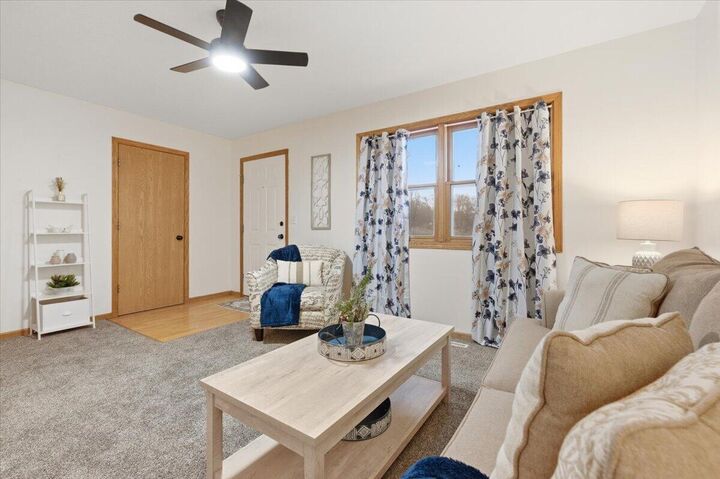 Property Photo:  102 Shamrock  Circle  IA 51534 