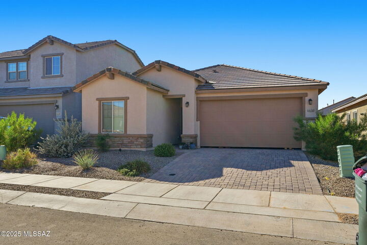 Property Photo: 6630 E Via De Los Compas AZ 85756