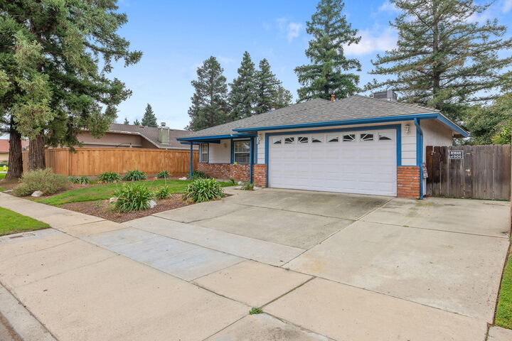 Property Photo: 1279 Lincoln Street CA 93274