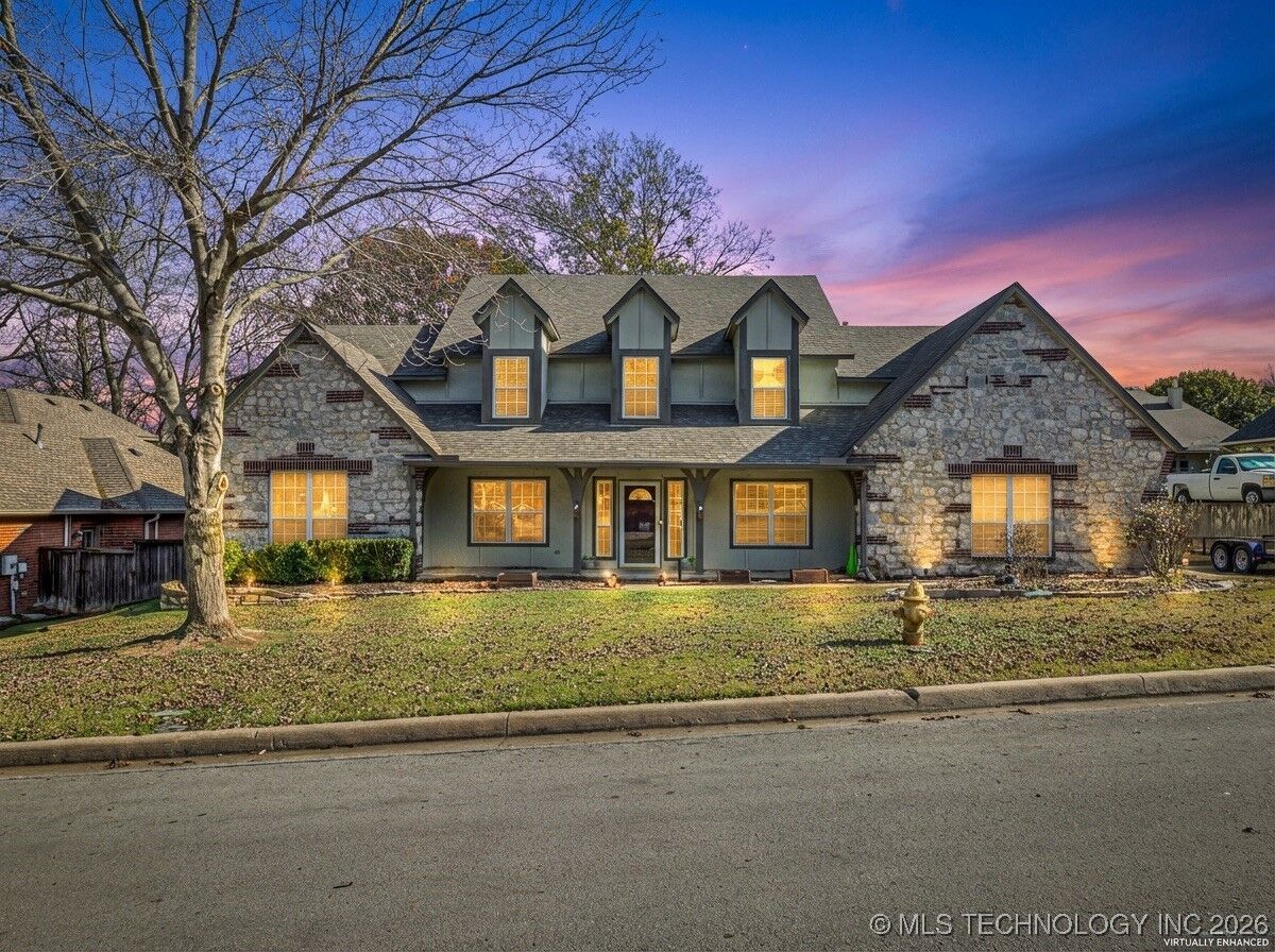 Property Photo:  12512 S 18th Circle E  OK 74037 