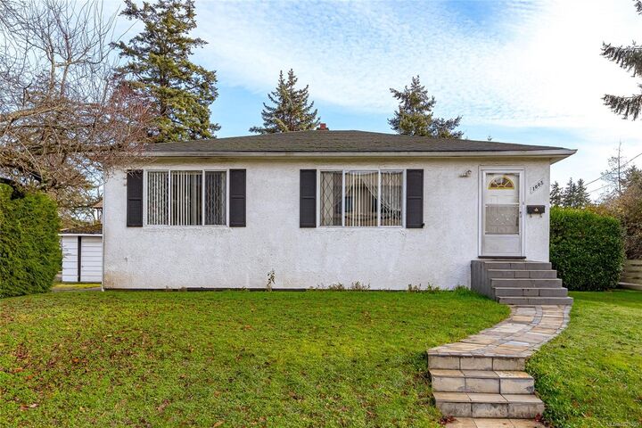 Property Photo: 1005 McCallum Rd BC V9B 4C7