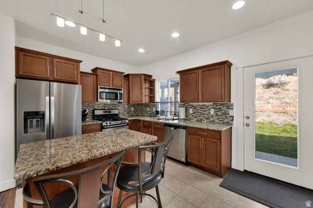 Property Photo:  8935 S Quarry Stone Way E  UT 84094 