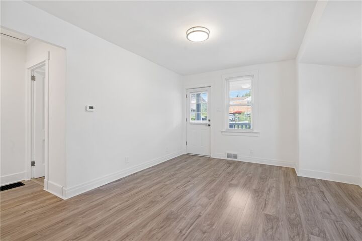 Property Photo: 1607 Fredell St PA 15210