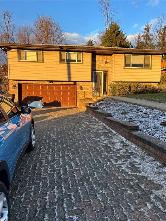 13261 Sylvia  North Huntingdon PA 15642 photo