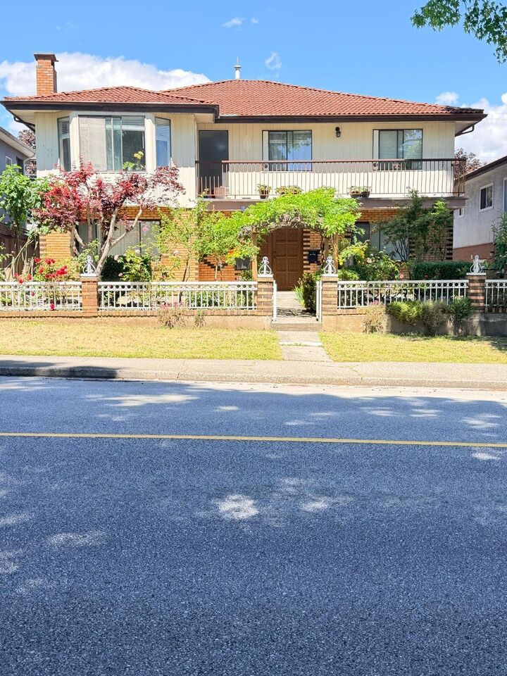 4421 Parker Street — photo 1