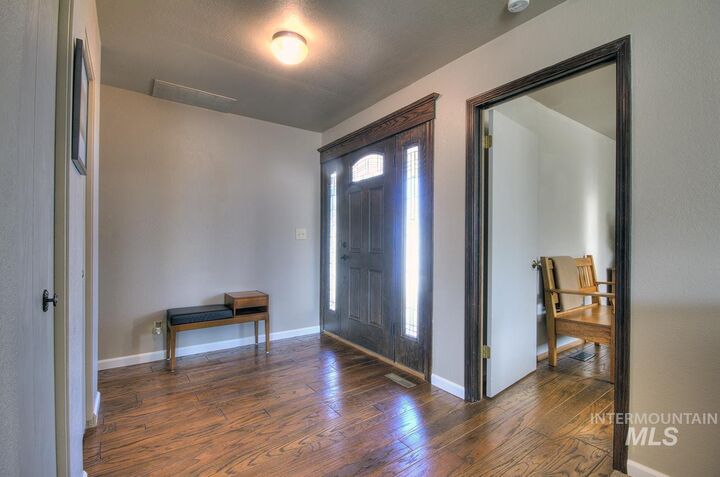 Property Photo: 585 S Park Boulevard OR 97914
