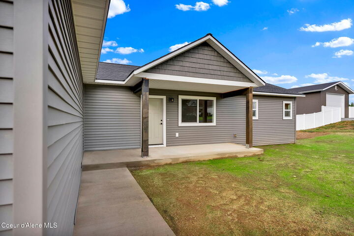 Property Photo: 382 Solar Rd ID 83822