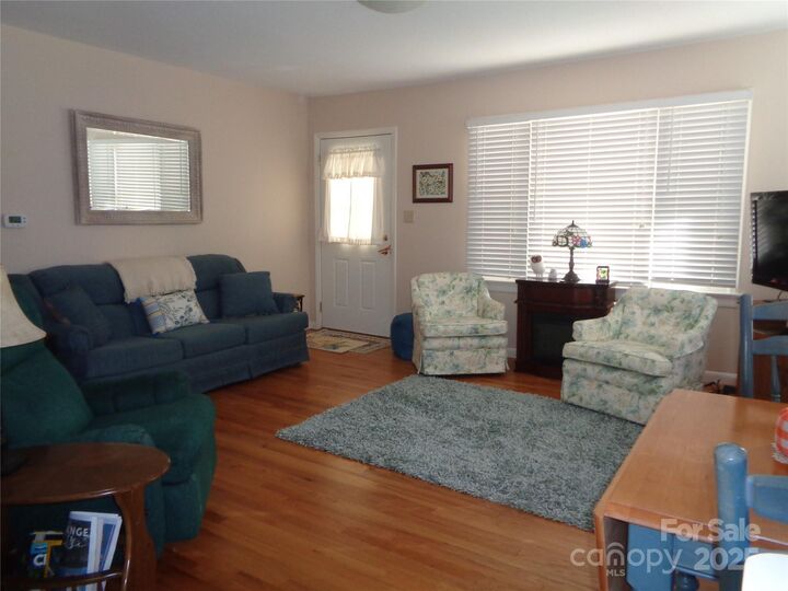 Property Photo: 230 Leisure Lane NC 28786