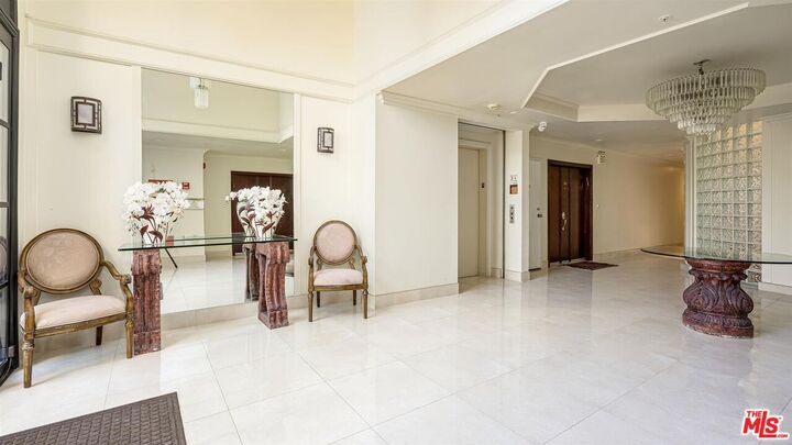 Property Photo: 10555 Ashton Ave CA 90024