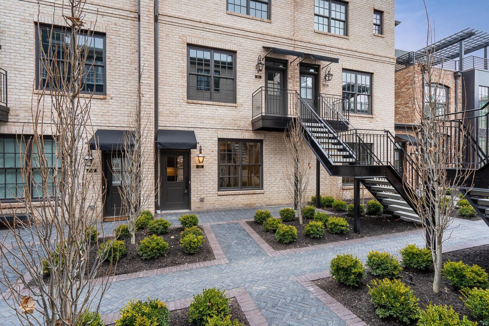 Property Photo: 101 N 6th Street OH 43215