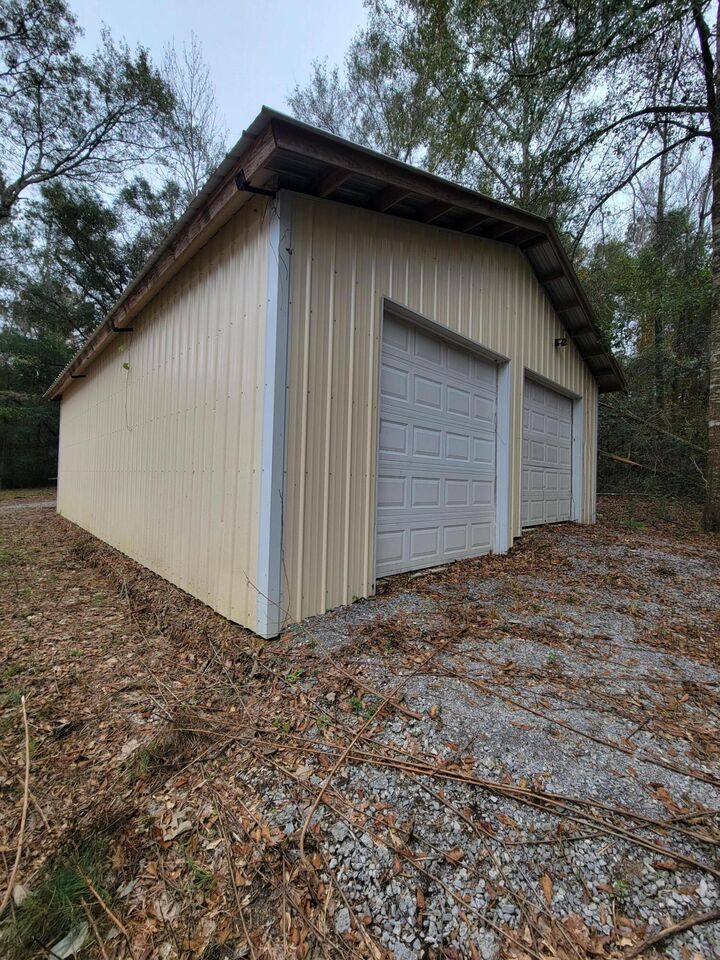 Property Photo: 42 White Creek Road FL 32455