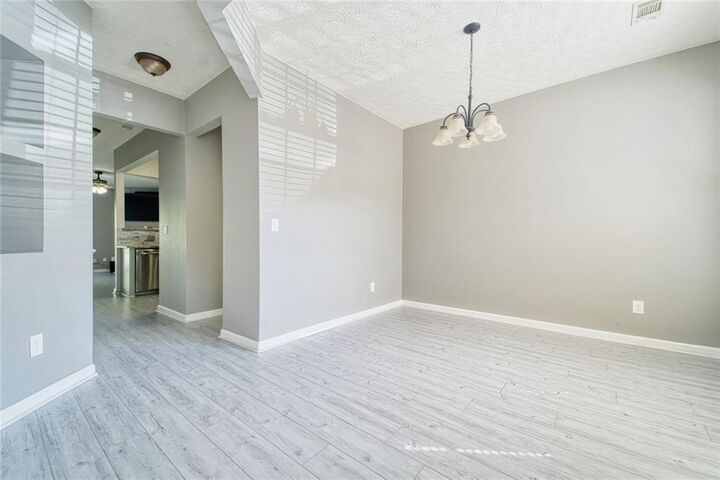 Property Photo: 1207 Penhurst Way GA 30043