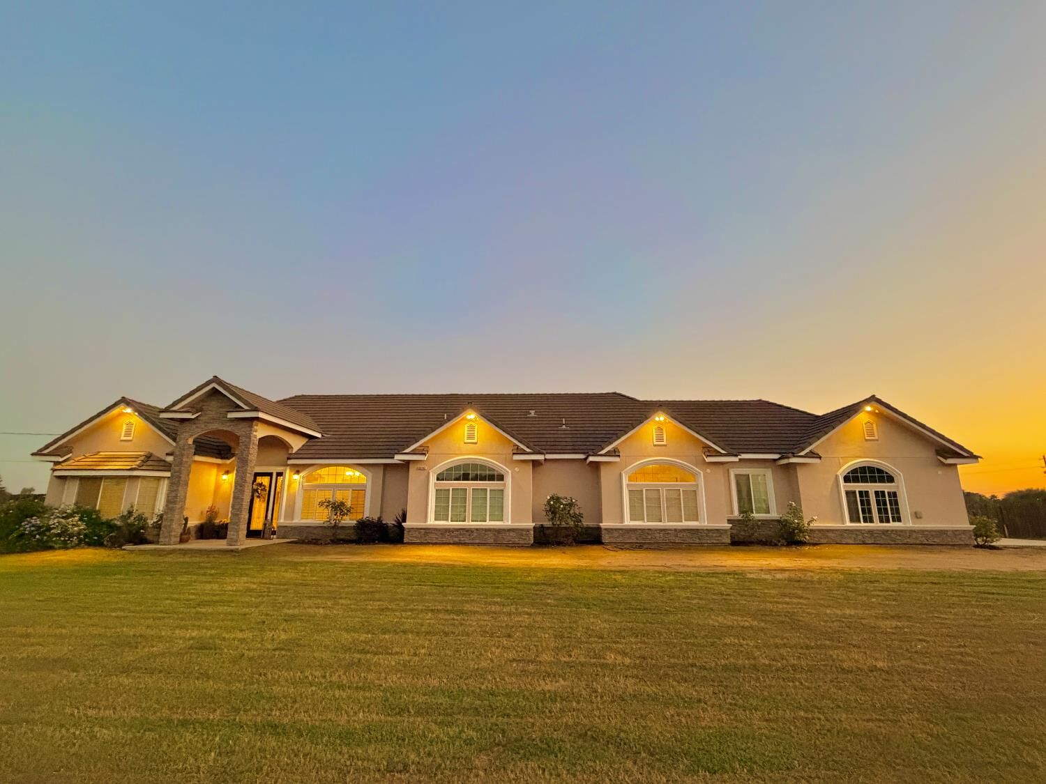 Property Photo:  25162 Burton Way  CA 93638 