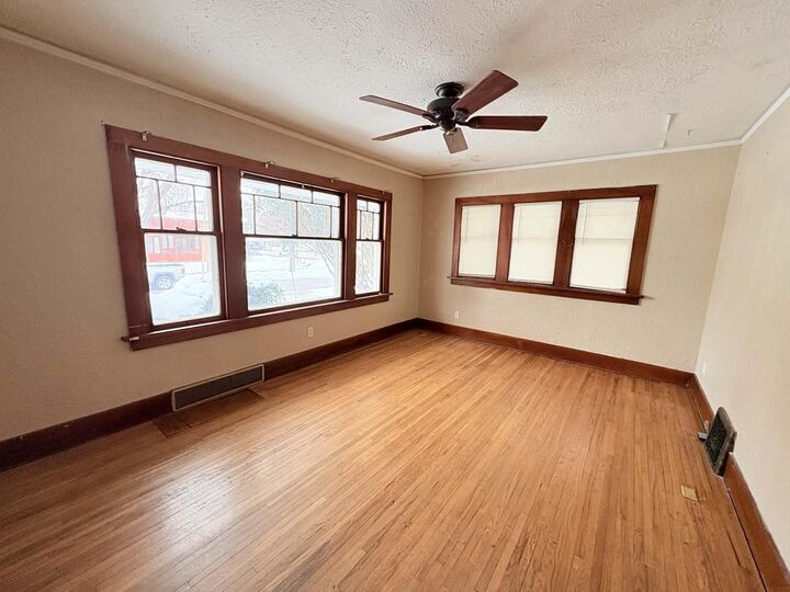 Property Photo:  708 W 6th Street  IA 50613 