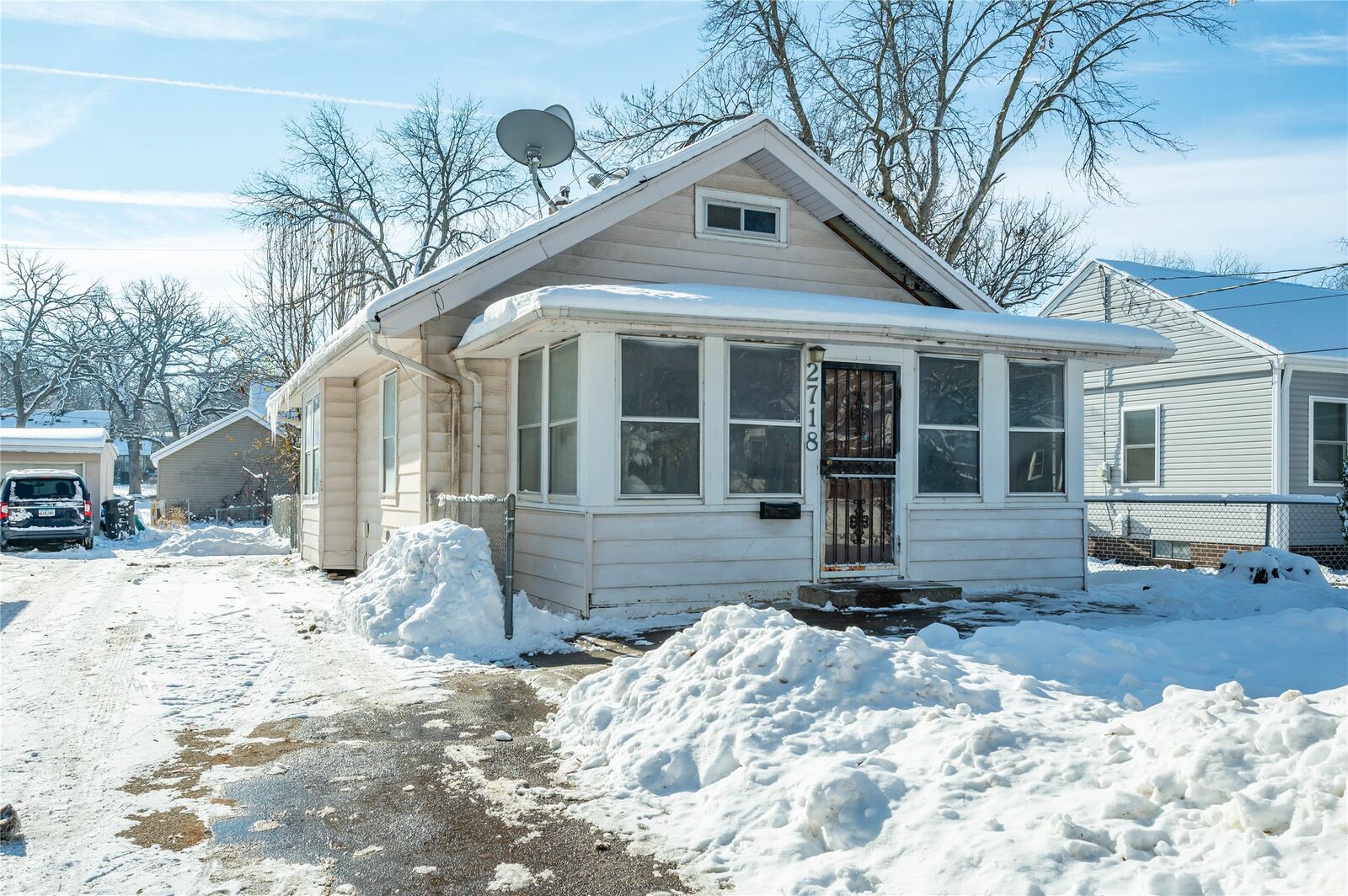 Property Photo:  2718 Allison Avenue  IA 50310 