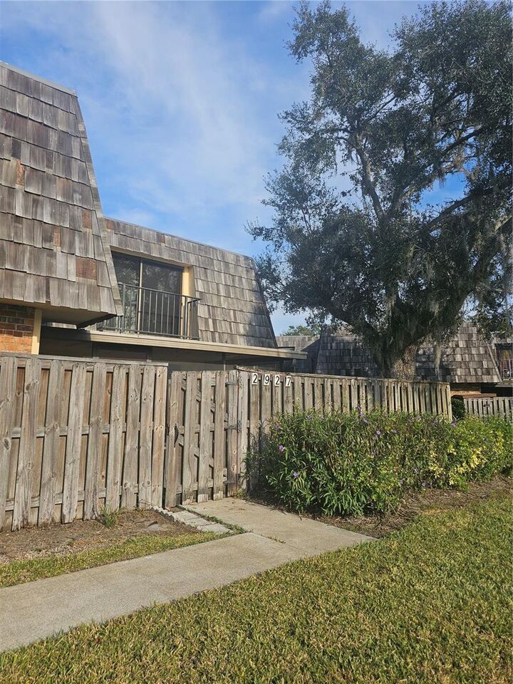 Property Photo: 2927 Tangerine Court FL 34748