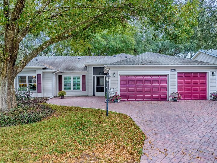 Property Photo: 25348 Crestwater Drive FL 34748