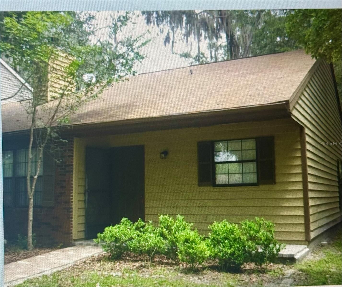 Property Photo:  971 Village Drive  FL 34601 