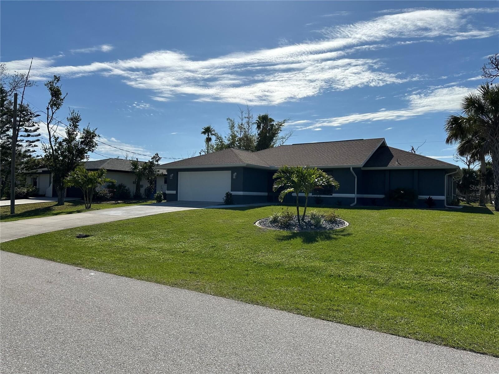 Property Photo:  61 Mark Twain Lane  FL 33947 