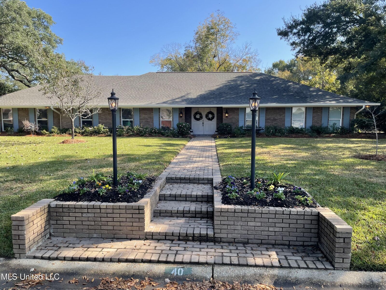 Property Photo:  40 Greenbriar Drive  MS 39507 