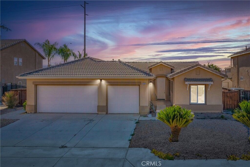 Property Photo:  1852 Rogers Way  CA 92582 