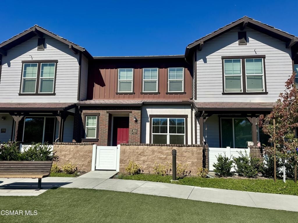 Property Photo: 300 Farmhouse Drive 4 CA 93065