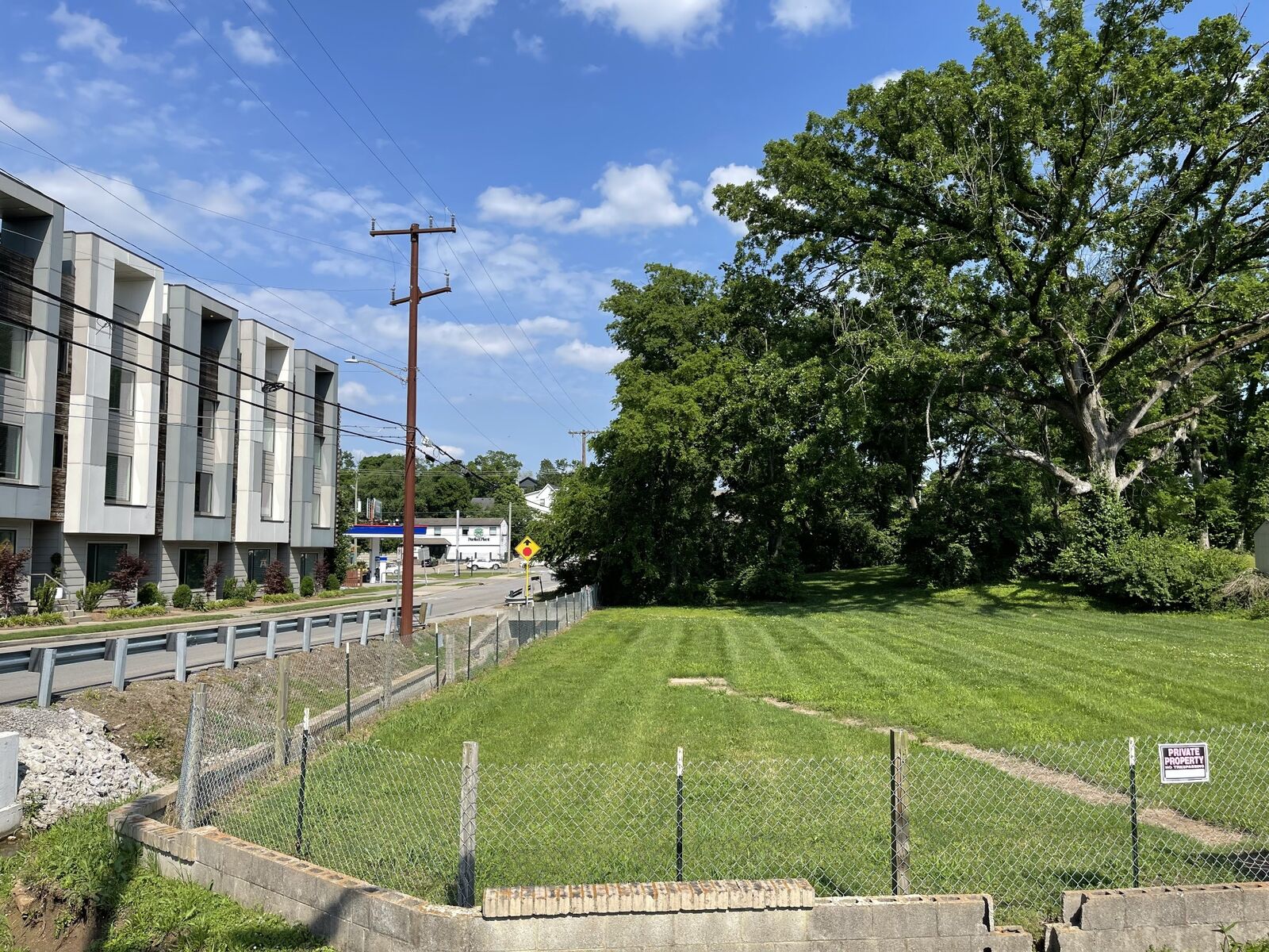 Property Photo: 128 Oceola Ave TN 37209