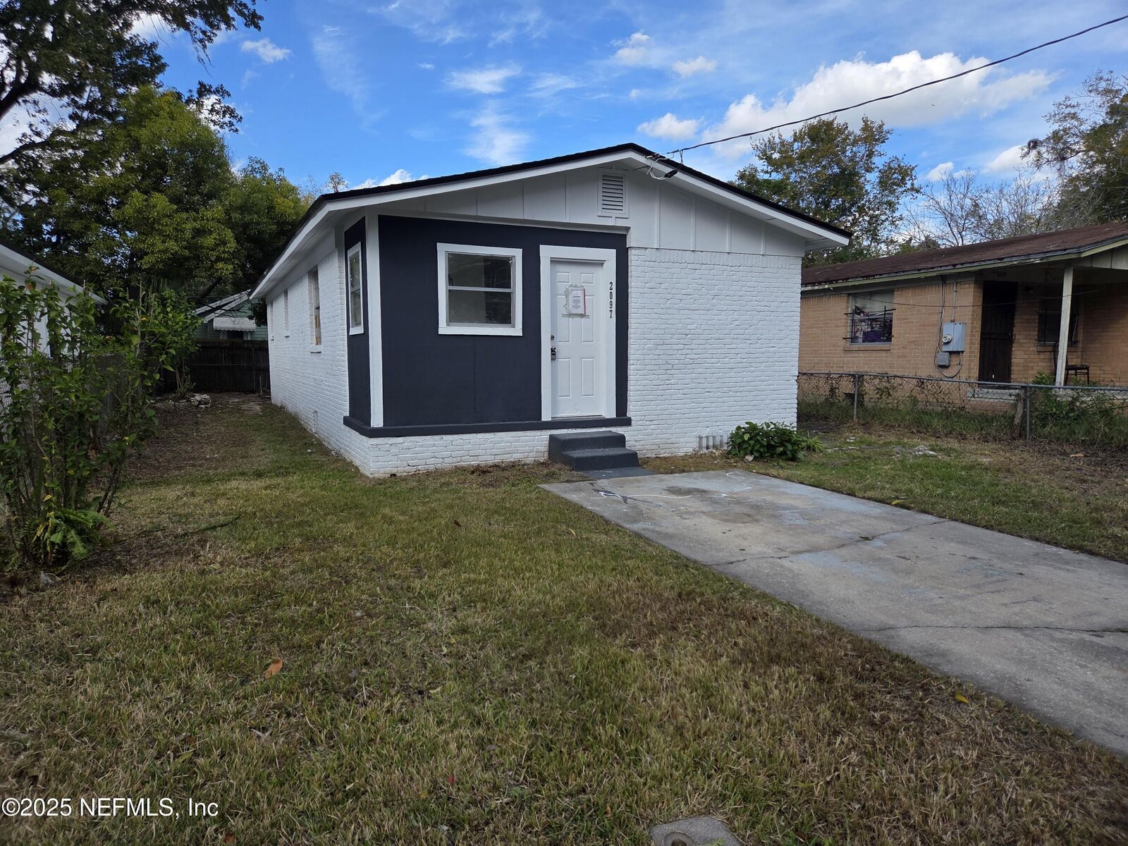 Property Photo: 2097 Baldwin Street FL 32209