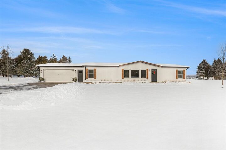 Property Photo: 6025 Pickerel Lake Rd MI 49770
